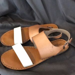 American eagle sandals